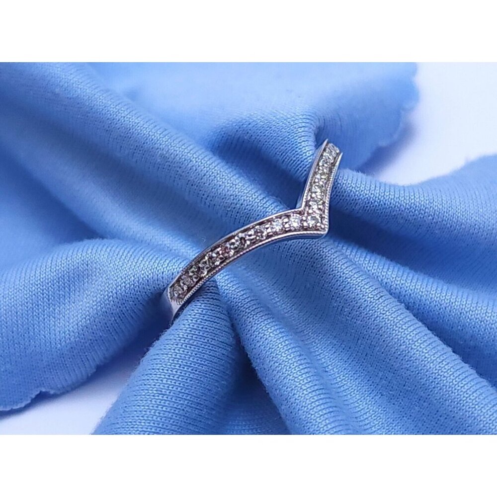 Beautiful 14K Karat Solid White Gold Effy Designer Chevron Diamond Ring - Size 7